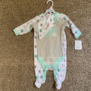 Luvable friends 3 Piece Layette Set